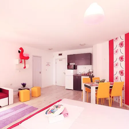 Private Apartment With Parking And Pool Balchik Exterior photo