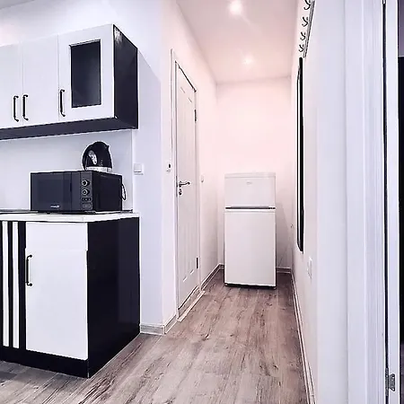 Private Apartment With Parking And Pool Balchik Exterior photo