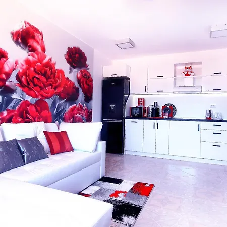 Private Apartment With Parking And Pool Balchik Exterior photo