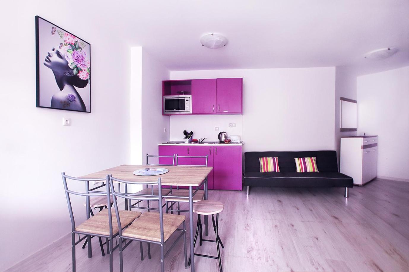 Apartment Private With Parking And Pool *