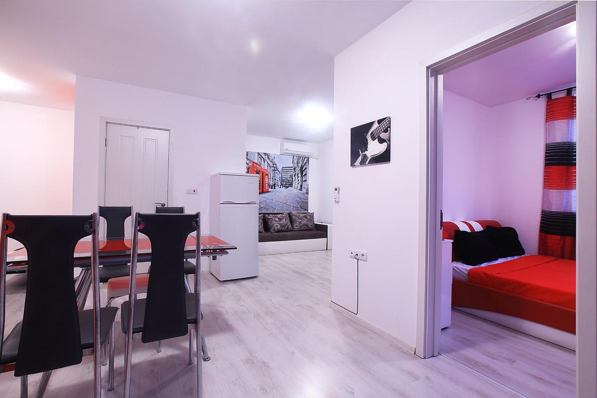 Private With Parking And Pool Apartment *