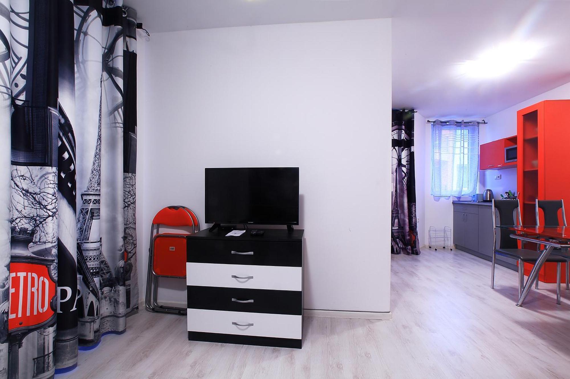 Private With Parking And Pool Apartment