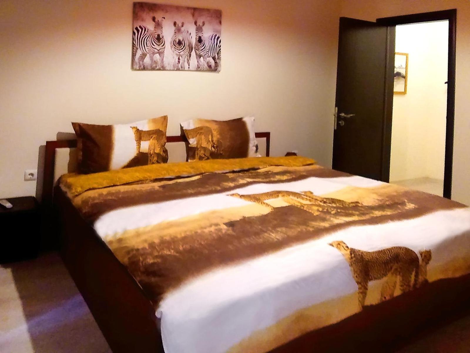 Private With Parking And Pool Apartment