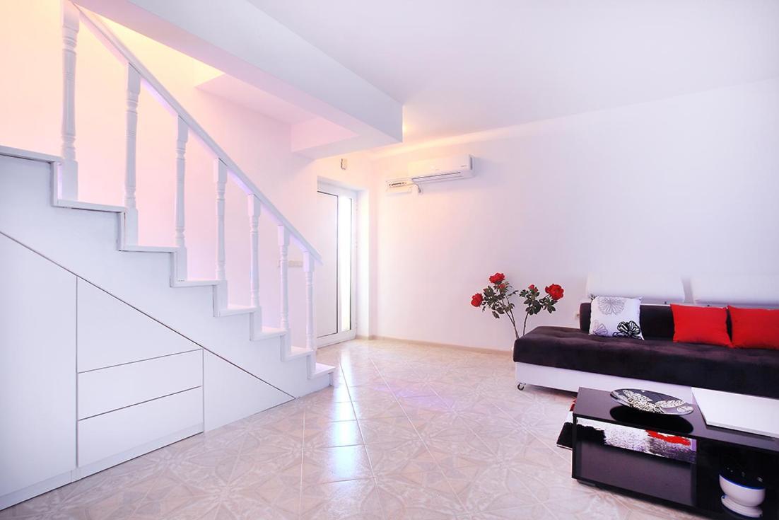 Private With Parking And Pool * Balchik