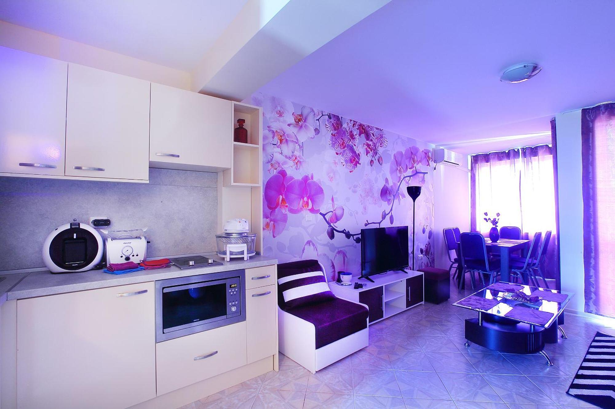 Private With Parking And Pool Balchik