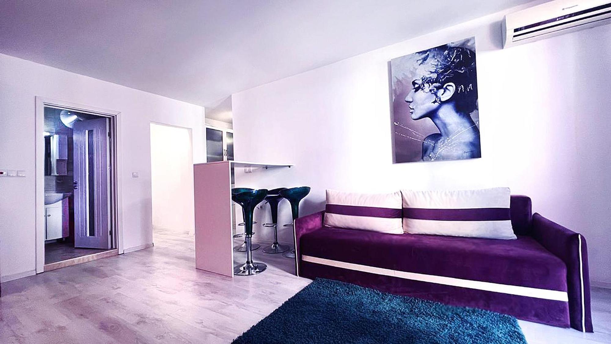 Private With Parking And Pool Apartment *